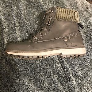 Woman’s ankle boots, size 9,